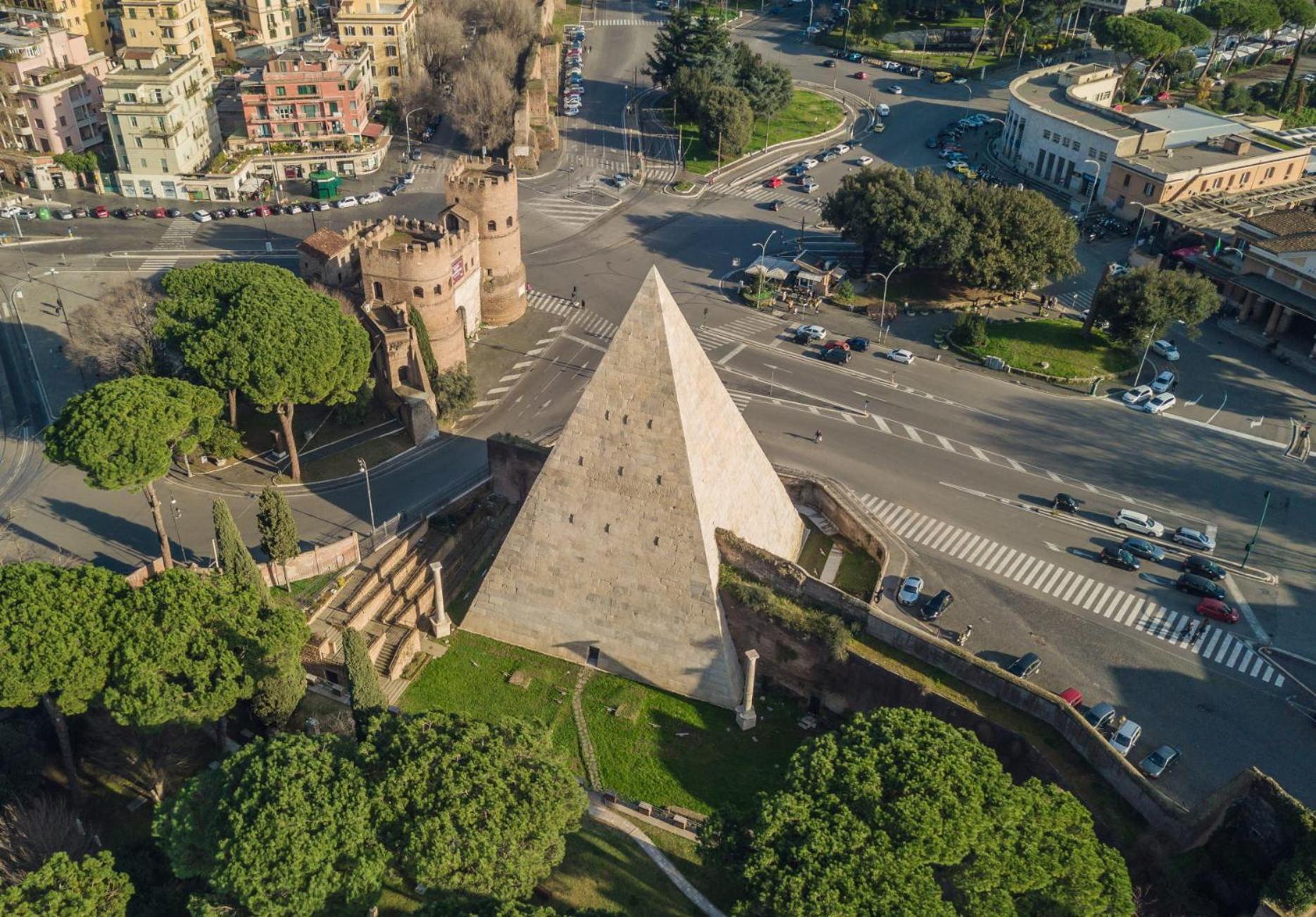 Piramide Deluxe Apartment Rome Exterior photo